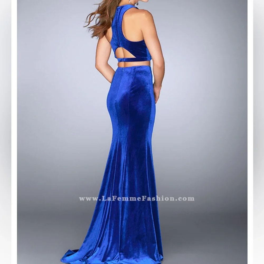 NWT La Femme 24599 Graceful High Neck Two Piece Velvet Gown Size 6. - Picture 2 of 2